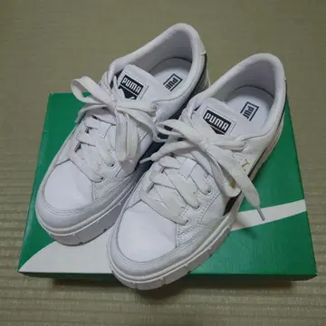 PUMA 플랫폼 스니커즈 화이트