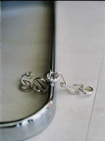 Llife BOTTON CHARM BRACELET