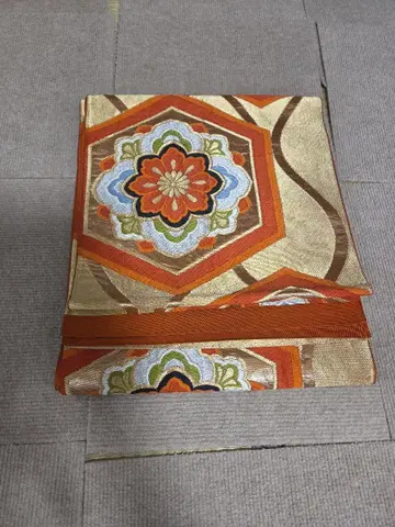 골드 컬러 팔각형 꽃무늬 오비