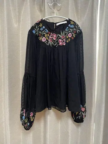 ZARA 블라우스