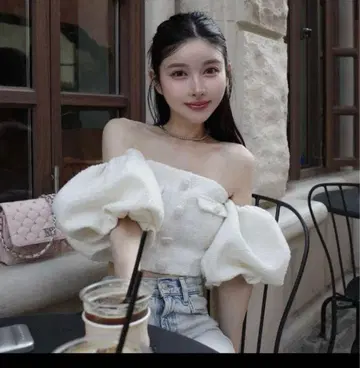 Darich 퍼프 슬리브 오프숄 트위드 상의