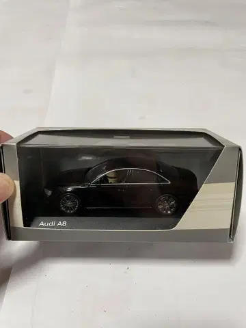 Audi A8 미니카 블랙 컬러