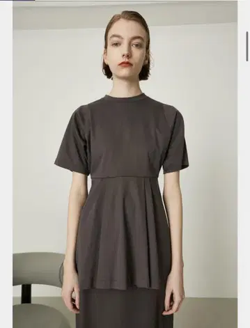 rim.ark 림아크 Peplum tuck cut tops 그레이