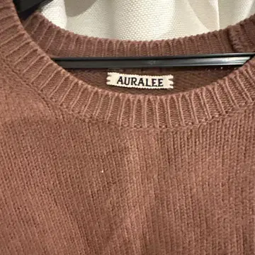 AURALEE 브라운 리브 니트 긴팔