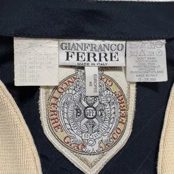 GIANFRANCO FERRE 베이지 슬리브리스 베스트 46