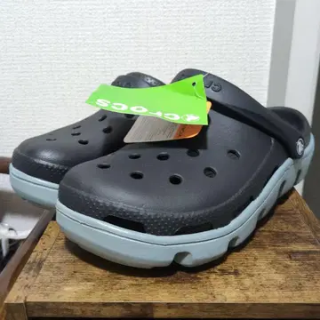 Crocs 클로그 샌들 블랙/라이트 그레이