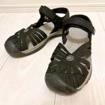 새상품급 KEEN 킨 로즈 샌들 블랙 인기 디자인 23cm