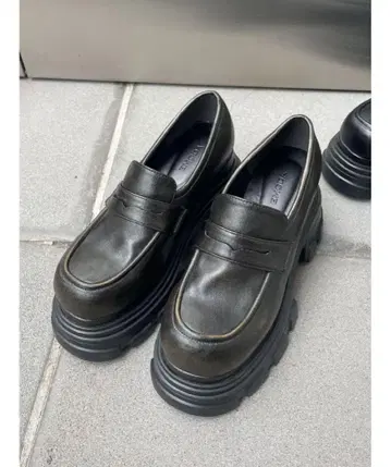 EMODA 탱크솔 벌키 로퍼