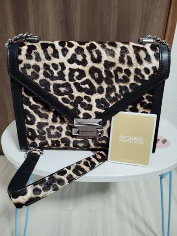 MICHAEL KORS 레오파드 무늬 숄더백
