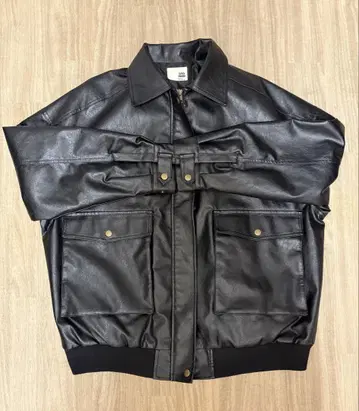 블랙 숏 기장 가죽 자켓