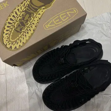 KEEN UNEEK 킨 유니크 24cm 블랙 샌들 스포츠 샌들