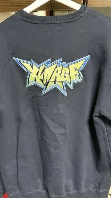 XLARGE 맨투맨