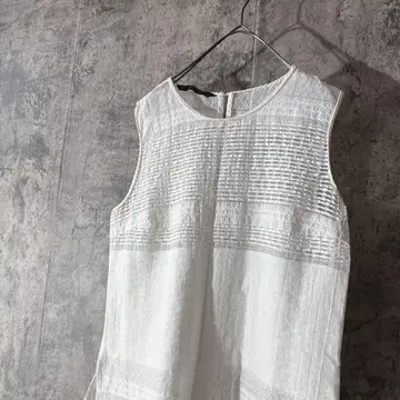 [ ZARA BASIC ] 화이트 레이스 슬리브리스 상의 자라 베이직