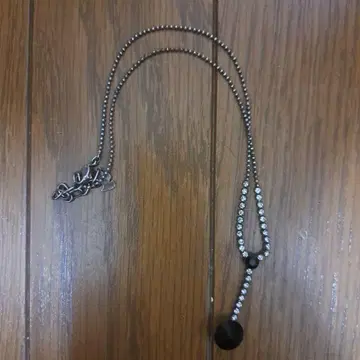 블랙 롱 목걸이 크리스탈 포함