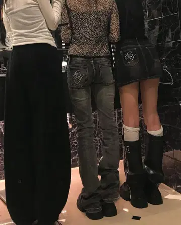 emmy 로고 데님 스커트