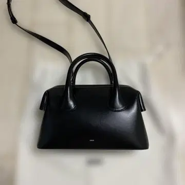 OSOI 블랙 숄더백 핸들 포함