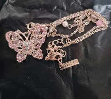 새상품급 ANNA SUI 안나수이 나비 모티브 로즈 골드 목걸이