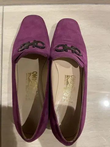 FERRAGAMO 퍼플 스웨이드 플랫슈즈