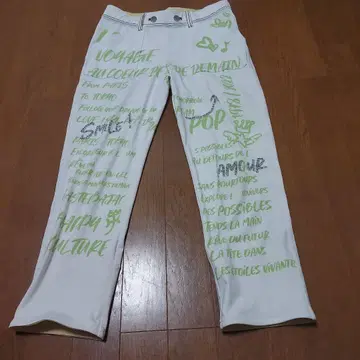 화이트 그래픽 프린트 팬츠