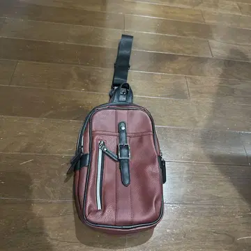 버건디 숄더백