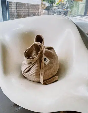 바쿠토 숄더백 베이지