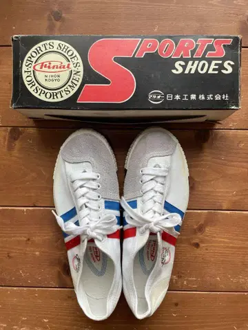 일본공업 주식회사 26cm 스니커즈