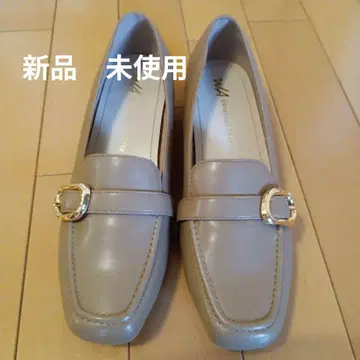 새상품 미사용 짙은 베이지 버클 로퍼 합성 피혁