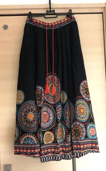 티티카카 아프리칸 바틱 프린트 롱 스커트 블랙