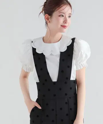 fitmore 핏모아 스캘럽 칼라 퍼프 슬리브 블라우스 화이트