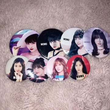 Twice 모모 캔뱃지