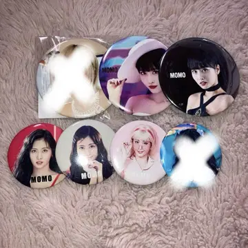 Twice 모모 캔뱃지