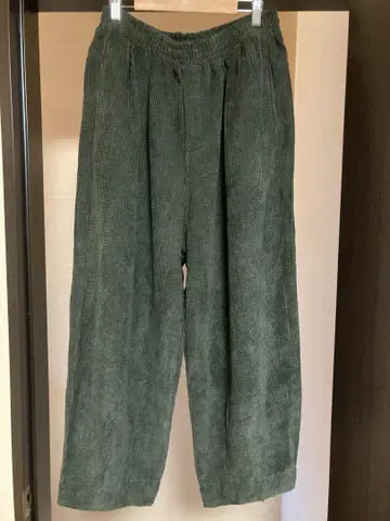 올리브 그린 코듀로이 와이드 팬츠