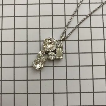 스와로브스키 목걸이 전체 길이 약 45cm