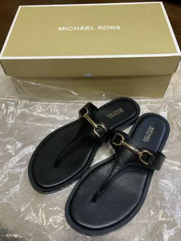MICHAEL KORS 블랙 플립플랍 24