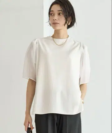 2025SS UNFILO BEAUTY FORM 시어 슬리브 티셔츠
