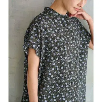 저널 스탠다드 플라워 프린트 프렌치 슬리브 블라우스 [1회 착용]