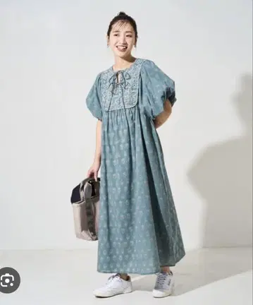 자수 장식 청록색 맥시 원피스