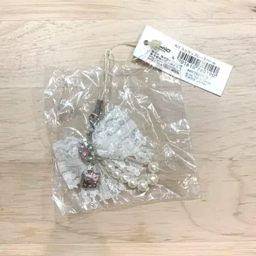 키티 레이스 펄 스트랩 키링