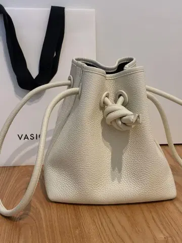 새상품급 VASIC BOND MINI 화이트 / 바지크