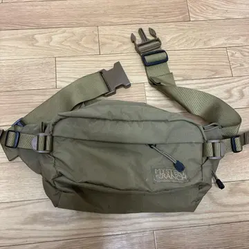 MYSTERY RANCH 바디백 코요테