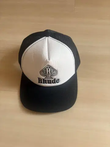 Rhude 스냅백 캡 화이트/블랙 새상품급