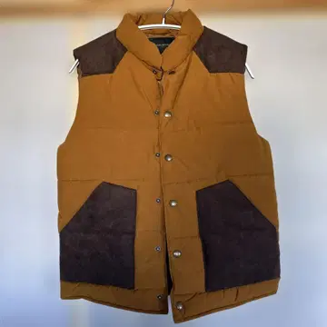 BANANA REPUBLIC