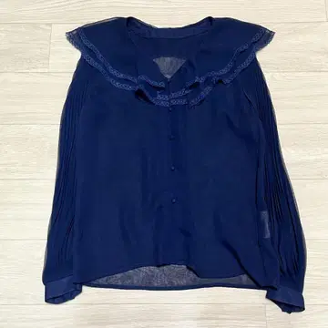 Chum (주) 시에라 소매 플리츠 프릴 칼라 긴팔 블라우스 비침 네이비
