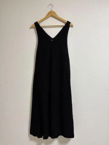 LAATO slub tack dress 원피스 블랙