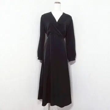 카슈쿨 디자인 V넥 원피스 광택감 허리 리본 포멀 블랙