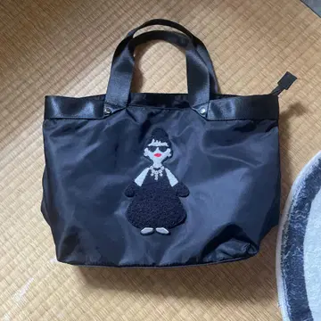 자수 캐릭터 블랙 토트백