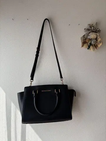 MICHAEL KORS 블랙 숄더백