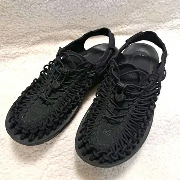 [컨디션 최상] KEEN UNEEK 블랙 엮음 스포츠 샌들 28cm