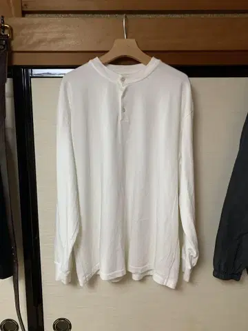 blurhms 블럼스 헨리넥 긴팔 화이트