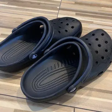 Crocs 크로그 블랙 샌들 통기공 포함